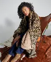 plaid_polaire_leopard_marron_5_2048x2048.webp
